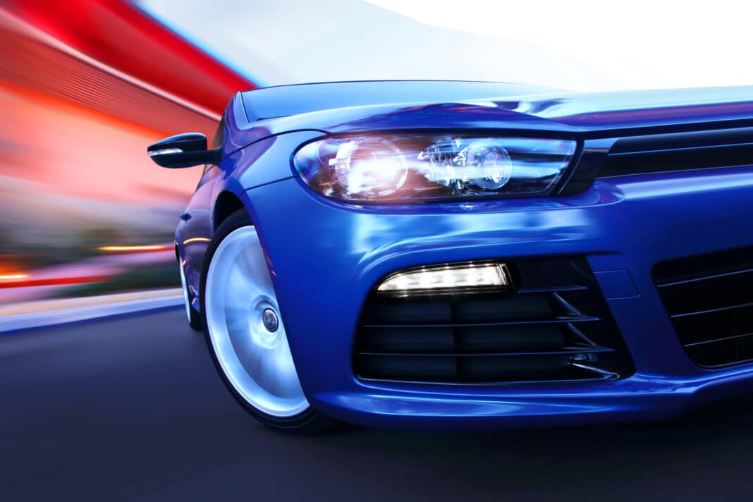 Industrie automobile restons connectésautomobile Depositphotos_ssuaphoto