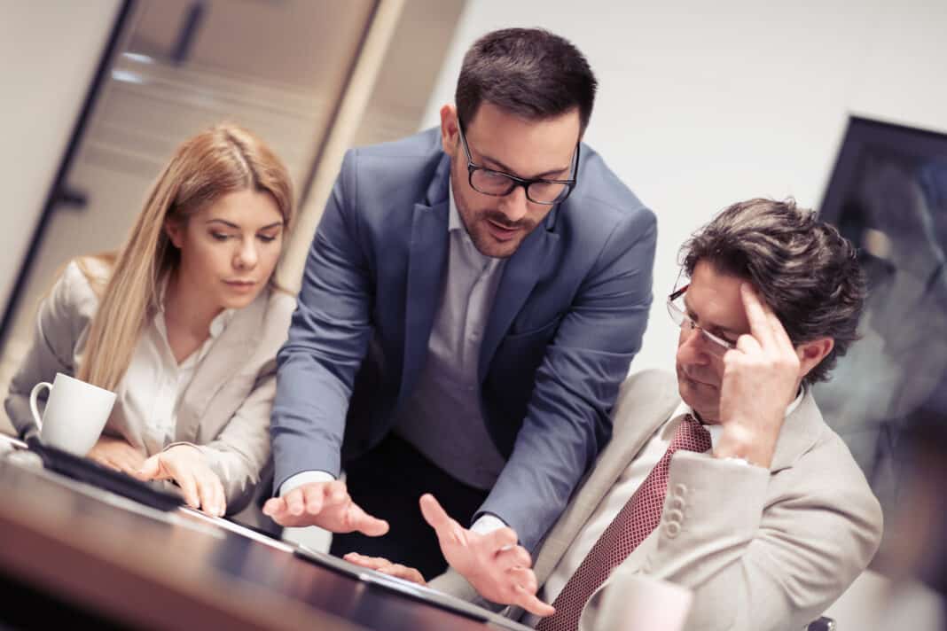 On boarding et outboarding Depositphotos_ Ivanko1980}