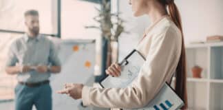 Franchise service aux entreprises : Développez votre activité BtoB Franchise Depositphotos_ArturVerkhovetskiy