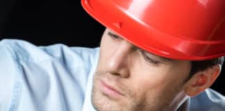 Conducteur de travaux, un métier passionnant alliant terrain et bureau Conducteur de travaux, un métier passionnant alliant terrain et bureau Depositphotos_ArturVerkhovets