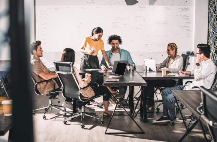 Profil en reconversion les valeurs ajoutées au sein d'une équipeDepositphotos_Alaserebrina