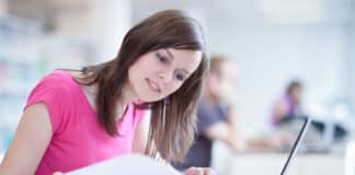 Où faire une formation communication en ligne Où faire une formation communication en ligne Depositphotos_lightpoet