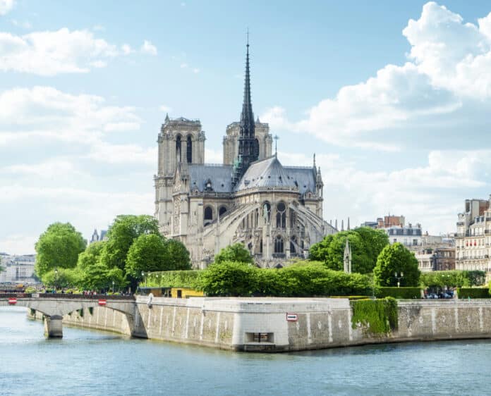 Réouverture de Notre Dame de Paris Depositphotos_Iakov