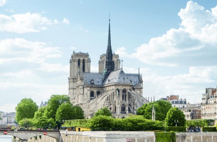 Réouverture de Notre Dame de Paris Depositphotos_Iakov