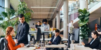 Les tendances RH à surveiller pour 2025 : innovations et défis pour les entreprises Les tendances RH pour 2025