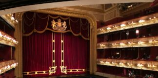 Plácido Domingo maintient un agenda international entre concerts et distinctions