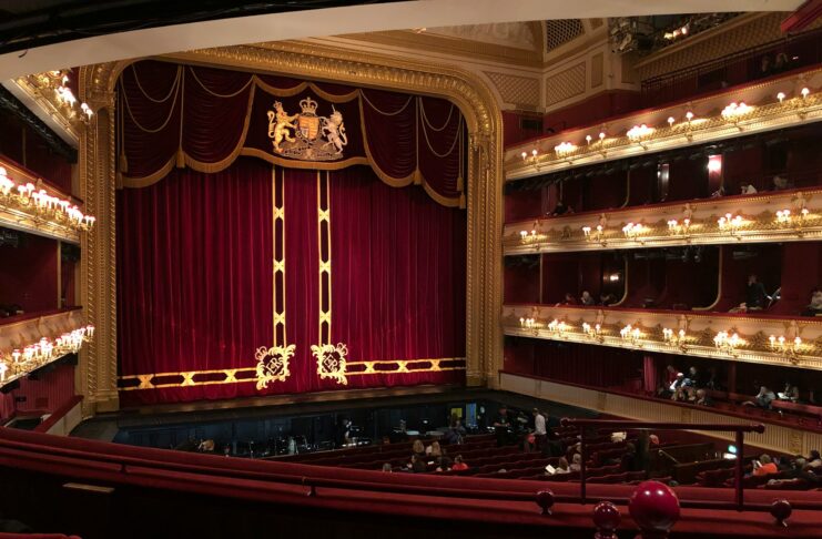 Plácido Domingo maintient un agenda international entre concerts et distinctions