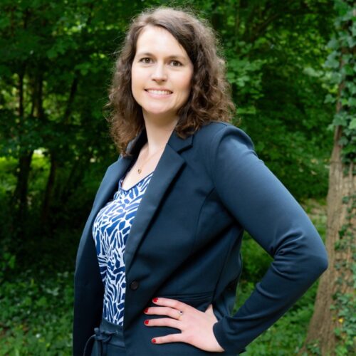 Justine Pommier, Business Developer chez Loire Impression, imprimerie familiale angevine spécialisée dans l’éco-socio-concept, auteur de guides pratiques santé/nature