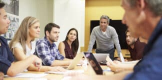 Pour une approche plus saine des conflits au travail à l’ère du travail hybride Pour une approche plus saine des conflits au travail Depositphotos_