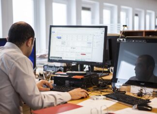 computer-2360069_1280 (002).jpg