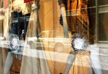 Extrêmes et extrémistes Depositphotos_Theastock
