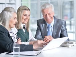 La France manque d’actifs les seniors sont devenus un enjeu économique Depositphotos