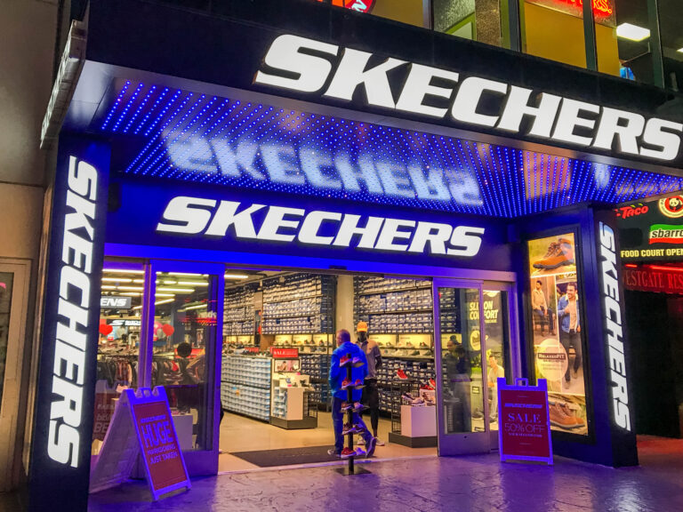 Les défis de la fabrication d’enseignes : du design à la pose