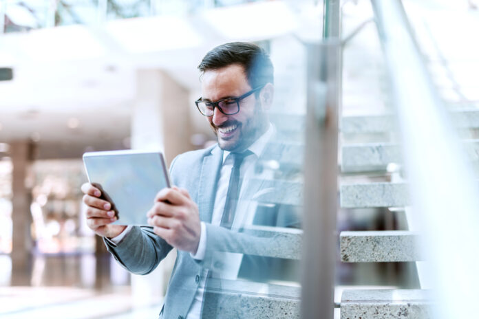 L’IA dans les PME comment transformer le middle manager en un leader facilitateur  Depositphotos